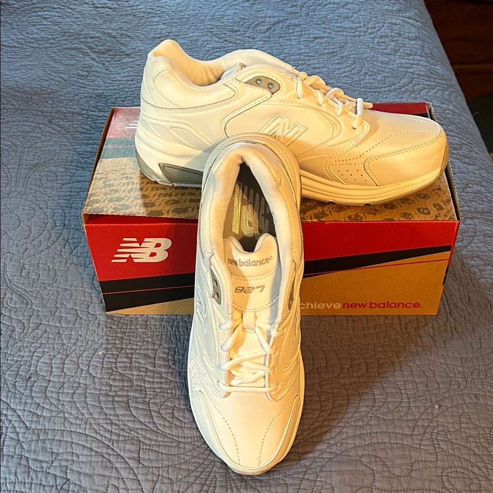 Brand new. New Balance 927 Ladies white athletic Shoes.       Sz 11B
